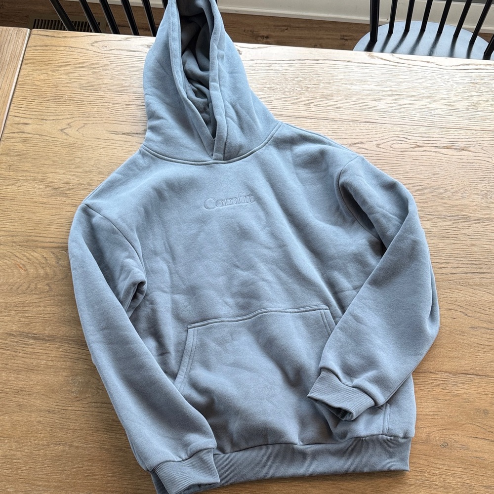 NWT Comfrt Signature Hoodie Sky